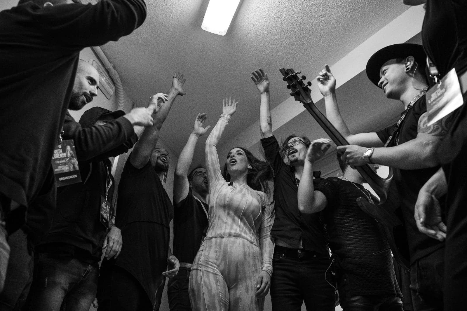 Dani con Ruth Lorenzo y su equipo antes de salir a escena
